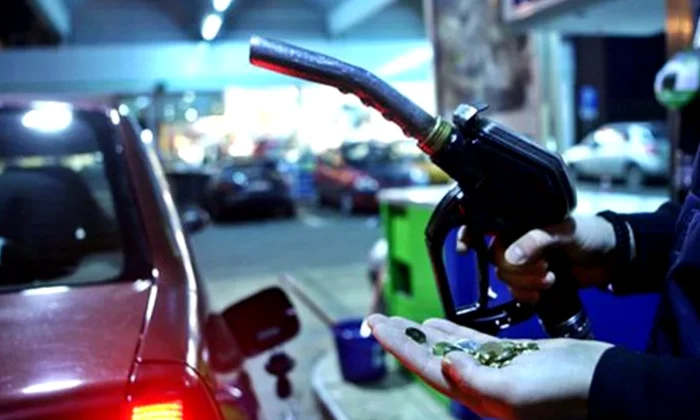benzina in lume jpg