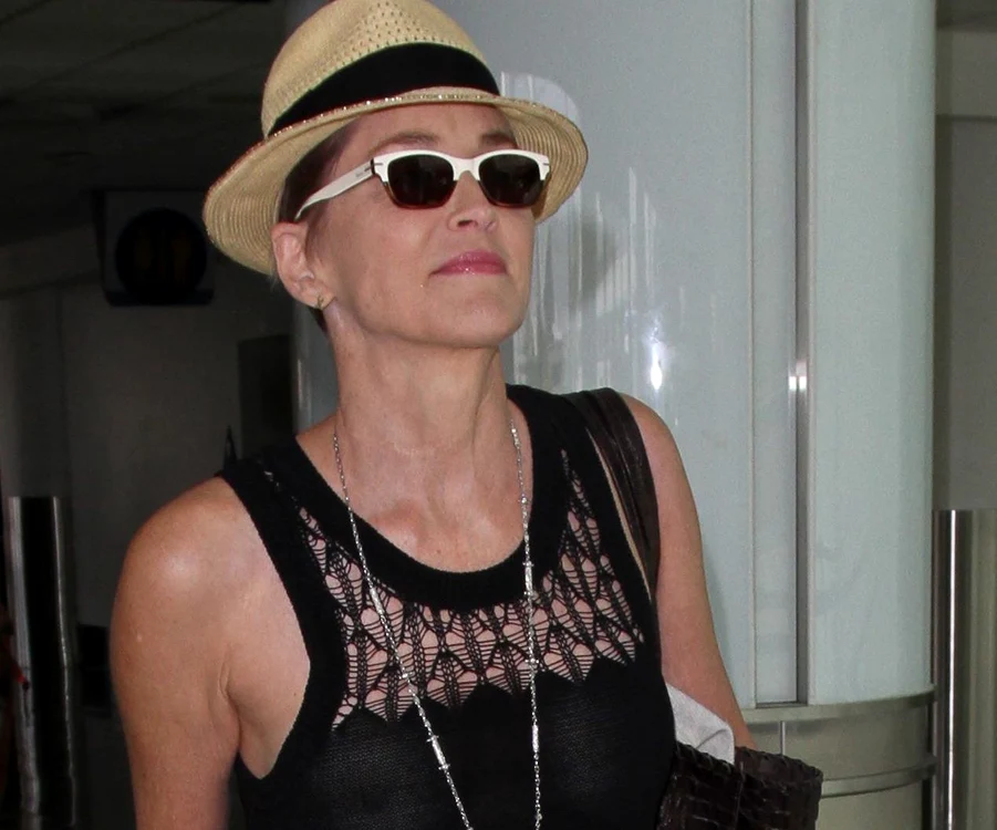 
    Sharon Stone, pe aeroportul din Los AngeleFoto: Wenn  