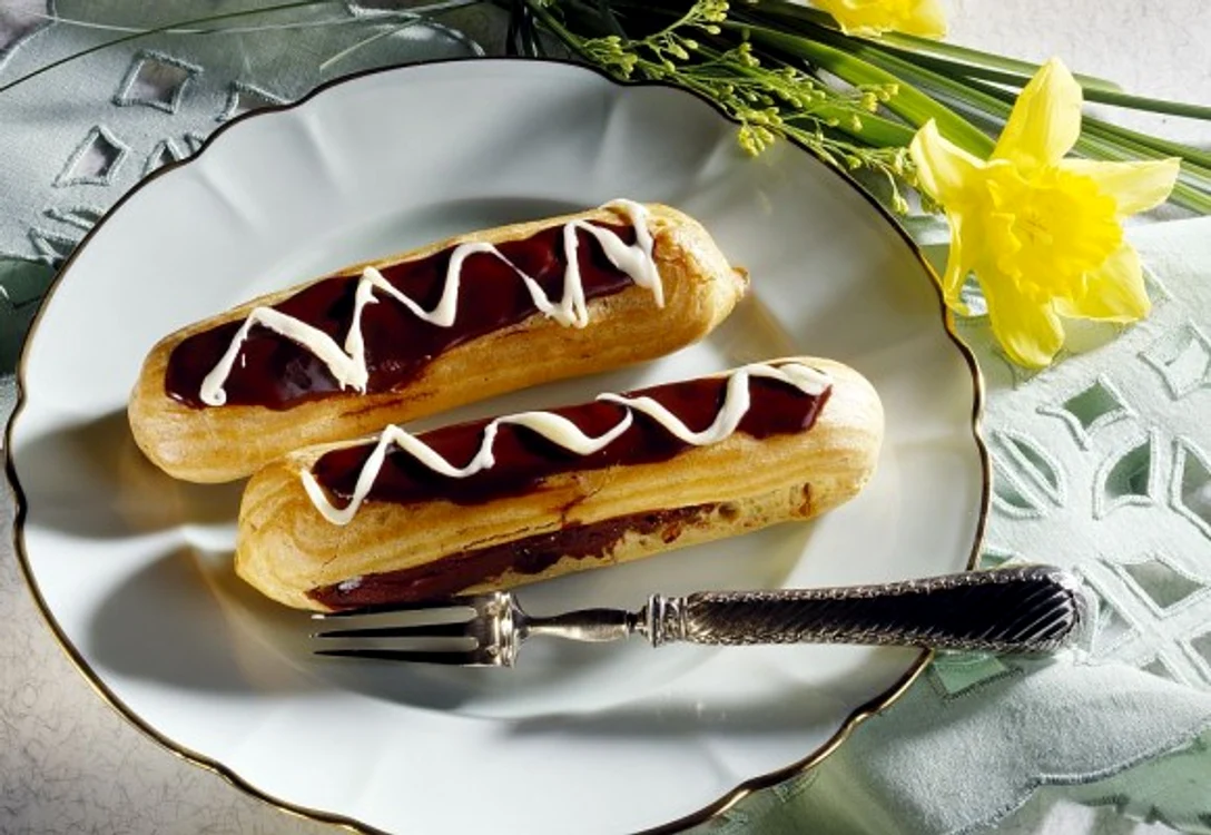 
    Nu este nevoie sa mergi la cofetarie pentru a te bucura de delicioasele eclereclickpoftabuna.ro  