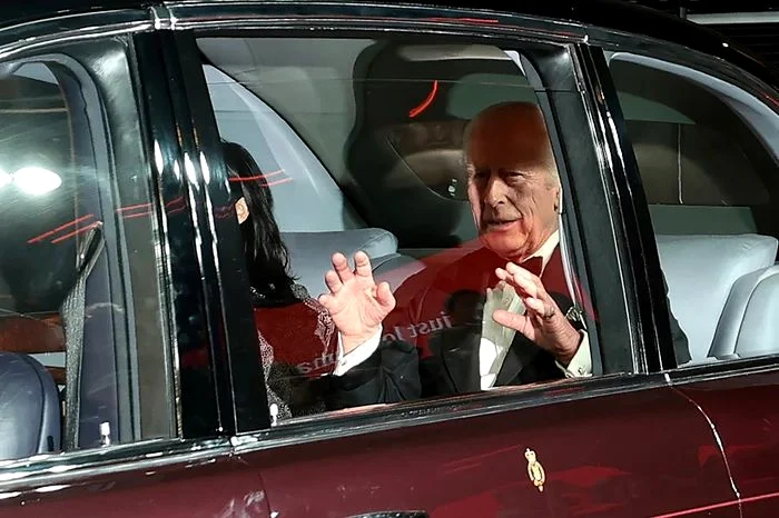Hoții au furat două autovehicule ale Regelui Charles