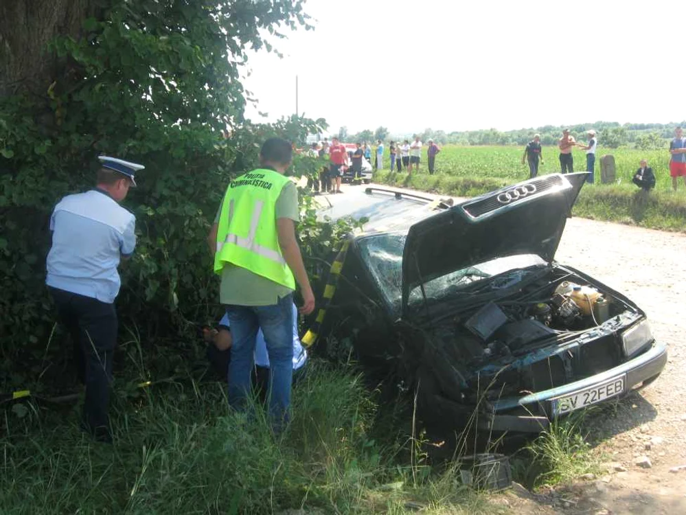 Poliţiştii fac măsurători