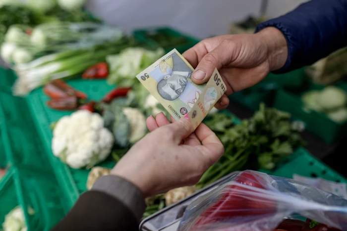 Prețurile produselor de bază au explodat în ultimele luni în România FOTO Inquam Photos/Octav Ganea