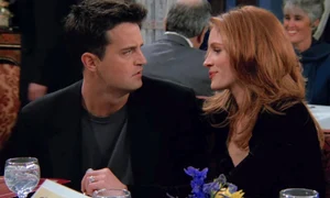 Matthew Perry și relația lui cu Julia Roberts  Sursa   Friends jpg