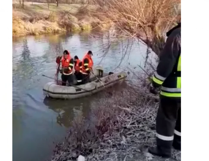 Pompierii au căutat ieri seara şi în această dimineaţă corpul tânărului. FOTO: ISU Cluj