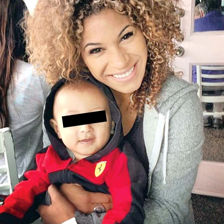 Jennifer, „cumnata”  Claudiei, alături de Noah,  pe vremea când  formau o familie fericită