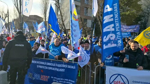Sindicalistii protestează la Cotroceni FOTO Confederatia Nationala Sindicala "Cartel ALFA" / Facebook