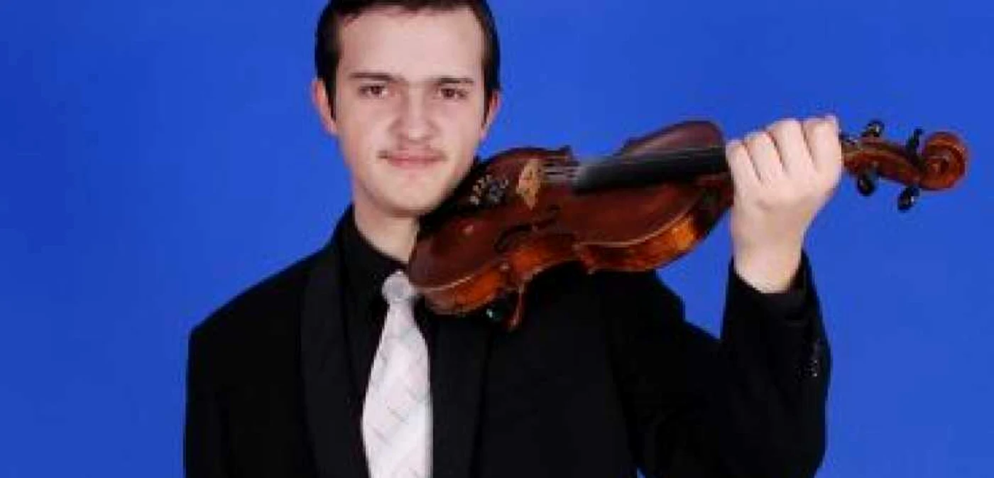 Bistriţa: Portret/ Rareş Andrei calcă pe urmele violoniştilor