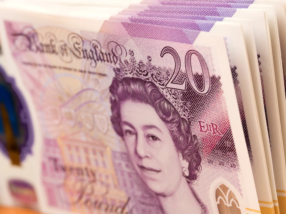 Teanc de bancnote de 20 de lire sterline