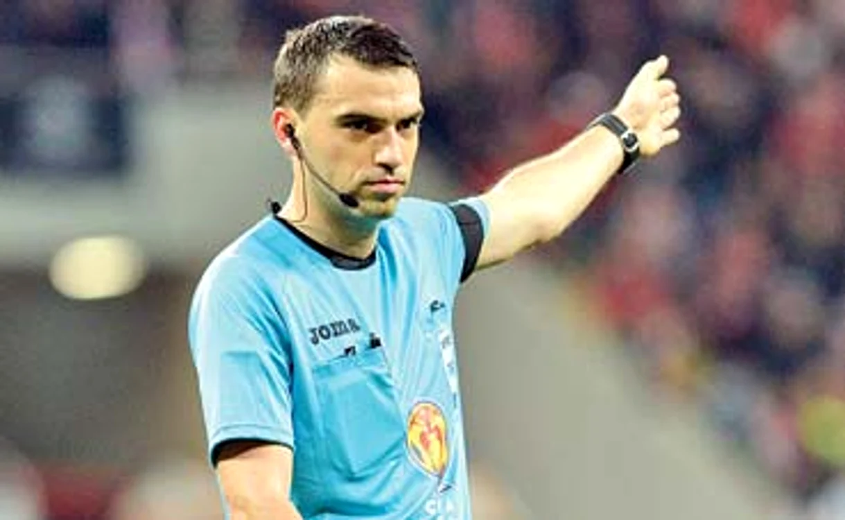 
    Ovidiu Haţegan a debutat la Euro 2016FOTO: sportpictures.eu   
