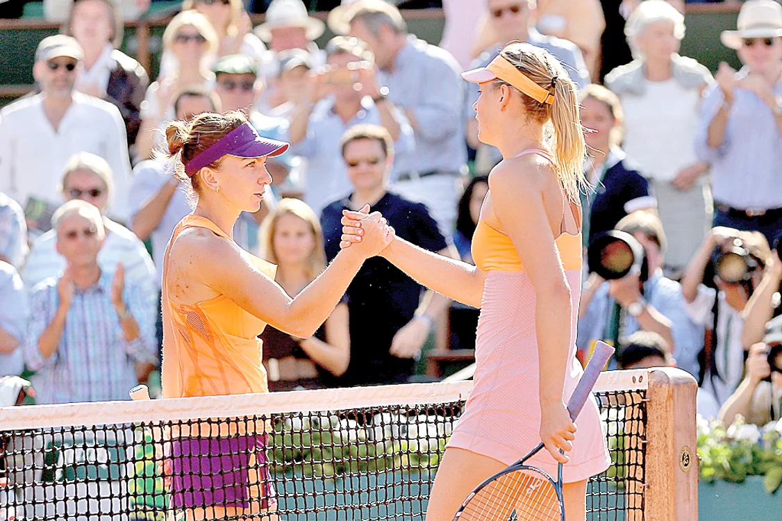 Simona Halep şi  Maria Sharapova  s-au întâlnit ultima  oară în finala de la  Roland Garros