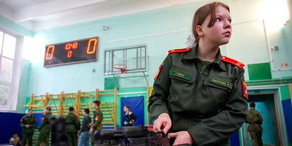Cursuri de pregătire militară în școlile din Rusia / Foto: Moscow News Agency via The Moscow Times