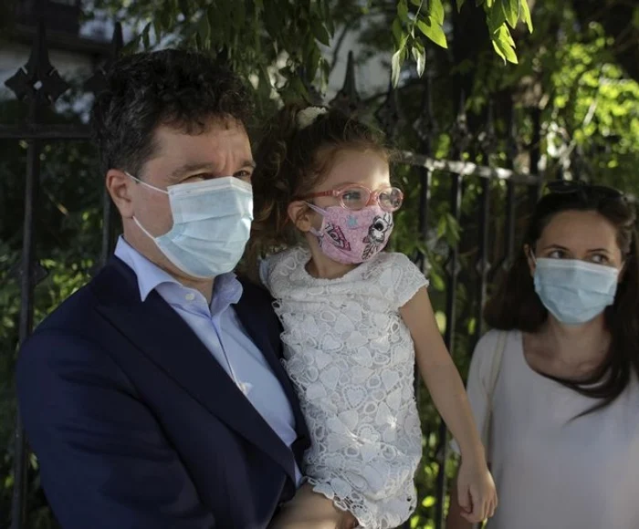 6 sotia lui nicusor dan 3 jpg jpeg