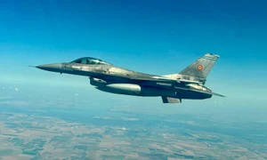 MApN a publicat imagini din timpul misiunii F-16 de doborâre a celei de-a treia drone