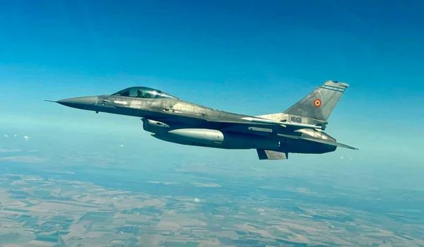 MApN a publicat imagini din timpul misiunii F-16 de doborâre a celei de-a treia drone