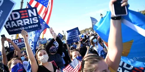 Sărbătoare şi parade la Washington după anunţul victoriei lui Joe Biden FOTO AFP