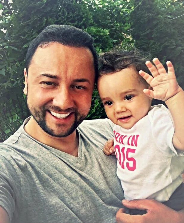 Eva seamănă din ce în ce mai bine cu Cătălin