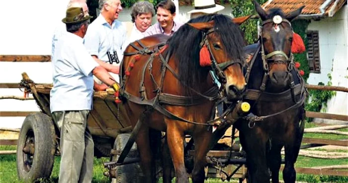 Prinţul Charles a vizitat de mai multe ori satele din Transilvania şi a promovat România peste hotare FOTO Adevărul