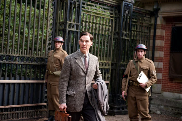 Oscar 2015. Benedict Cumberbatch, în rolul matematicianului gay Alan Turing, în „The Imitation Game: Jocul
codurilor“. FOTO outnow.ch