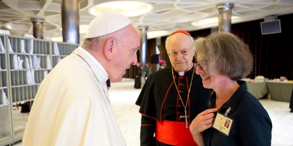 Nathalie Becquart in discutie cu Papa Francisc FOTO Wikipedia