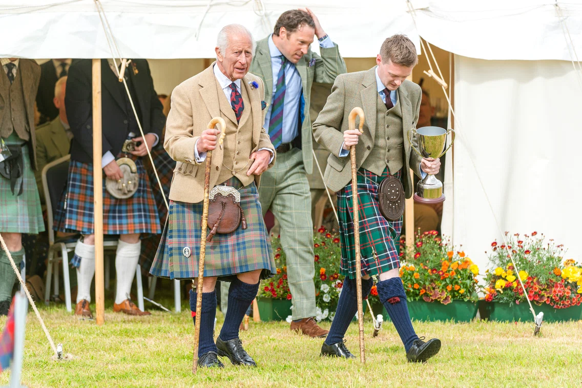 Regele Charles la Jocurile Mey Highland de la John O'Groats Park pe 03 august 2024 în Edinburgh, Scoția, GettyImages