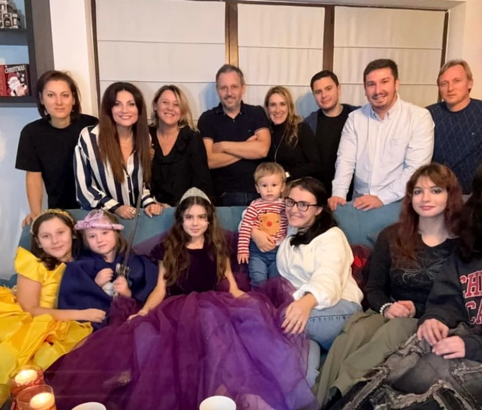Ioana Ginghină, petrecere alături de rude și deprieteni  foto: Instagram 