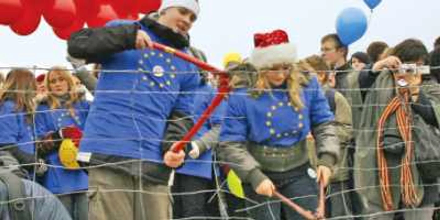 Un gest simbolic la fiecare extindere Schengen: tăierea sârmelor de pe graniţe  