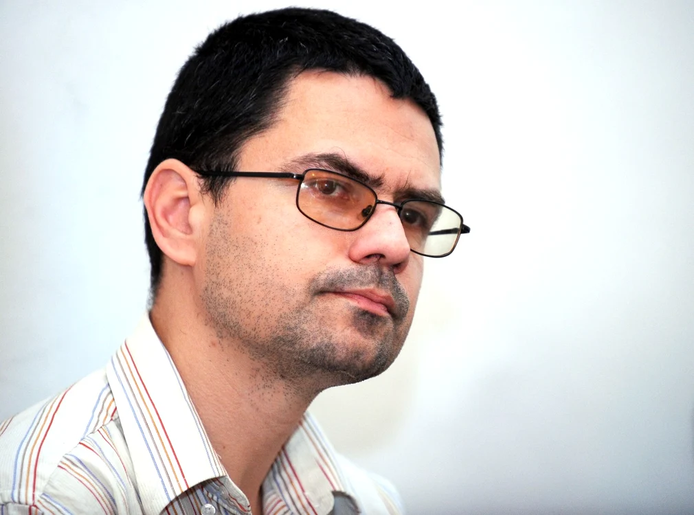 criticii lui paunescu