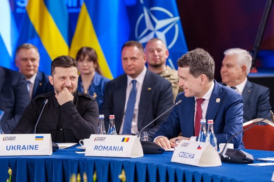 Zelenski i-a mulțumit lui Nicușor Dan pentru ajutorul României: „Prețuim sprijinul și livrările vitale de echipament defensiv”