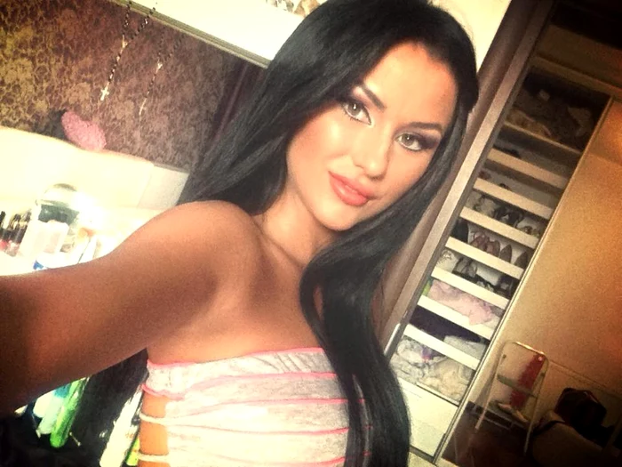 
    Daniela Crudu, alături de mama ei  