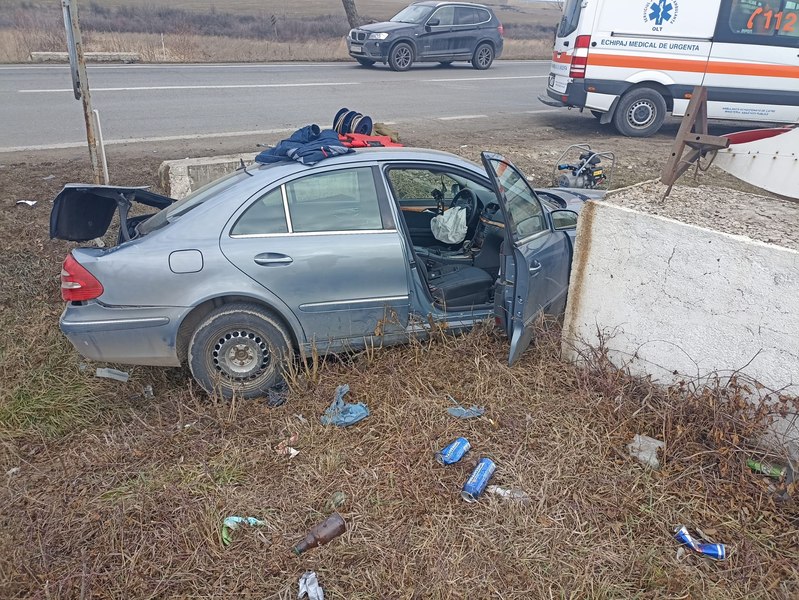 Un șofer de 74 ani a provocat un accident grav în Olt. Un tânăr de 22 ani a murit VIDEO