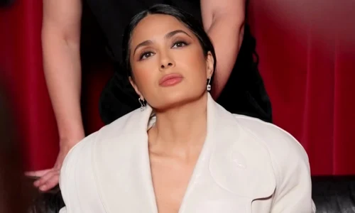 Salma Hayek isi doreste sa arate ca la 25 de ani, foto Instagram jpg