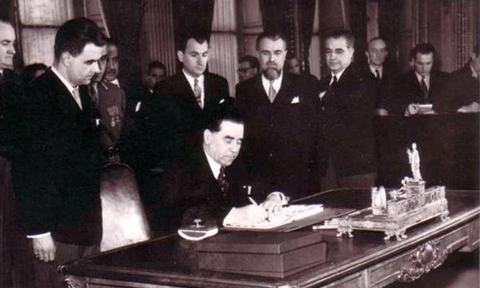 Calendar 10 februarie: 1947   Delegația Guvernului României a semnat, la Paris, Tratatul de pace cu Puterile Aliate și Asociate jpeg