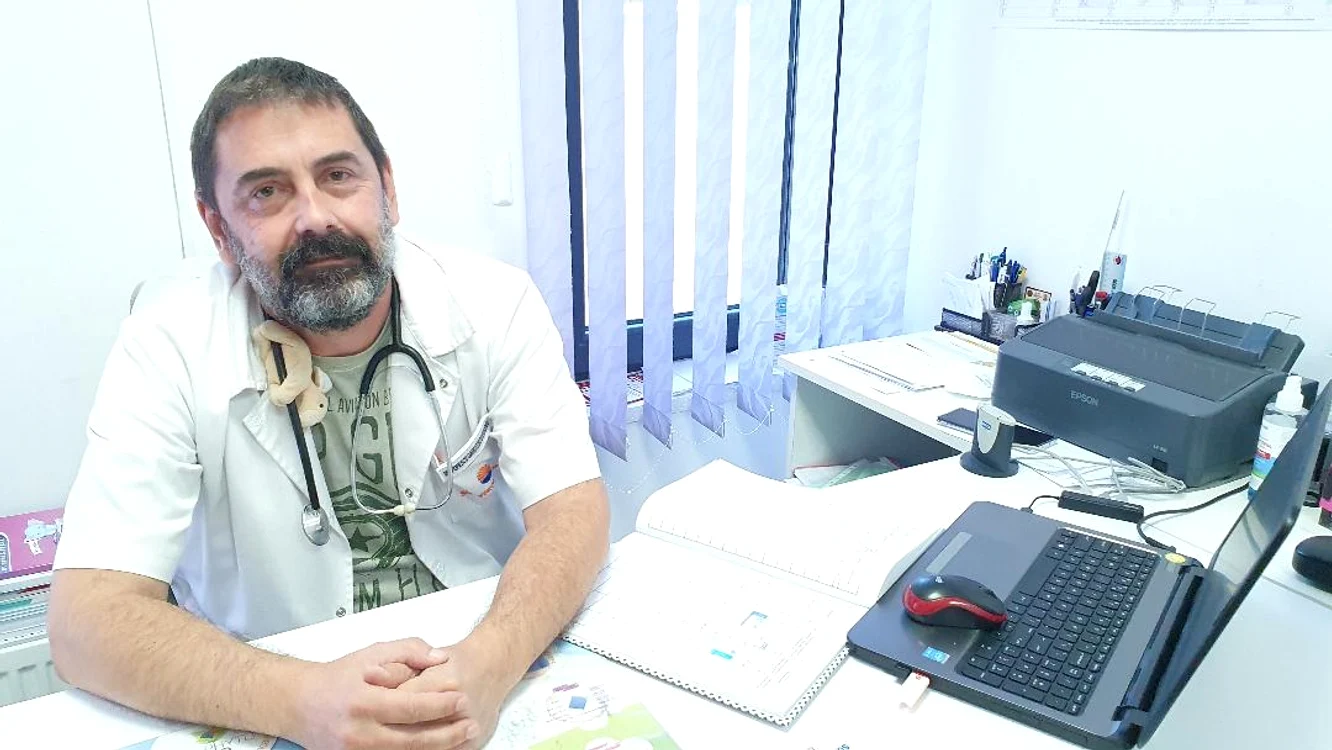 Medicul de familie Eugen Popescu Garotescu recomandă vaccinarea la cabinet
