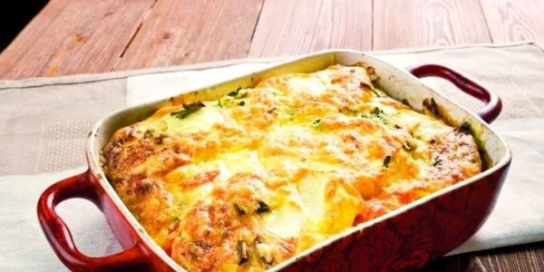 Musaca delicioasă cu brânză şi carne