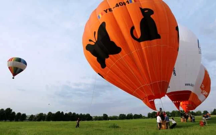 Zborul baloanelor cu aer cald desfăşurat în această dimineaţă a durat aproximativ o oră. Foto: Adevărul