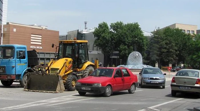 Maşinile circulă pe contrasens