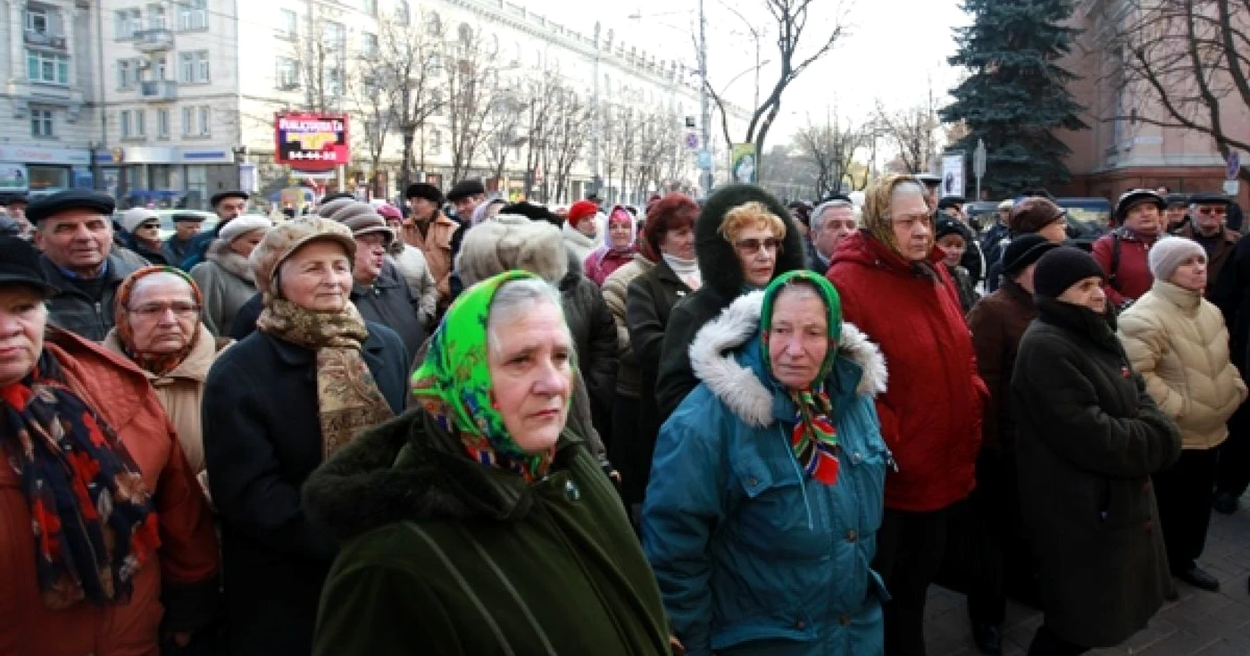 În centrul Capitalei protestează pensionari din mai multe raioane