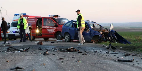 Traficul a fost restricționat pe Centura de Est a Ploieștiului minute bune în urma accidentului rutier (foto: arhivă Adevărul)