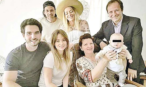 De Paşte, întreaga familie s a reunit acasă jpeg