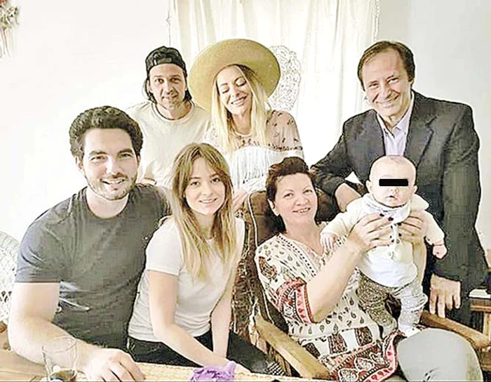 De Paşte, întreaga familie s-a reunit acasă