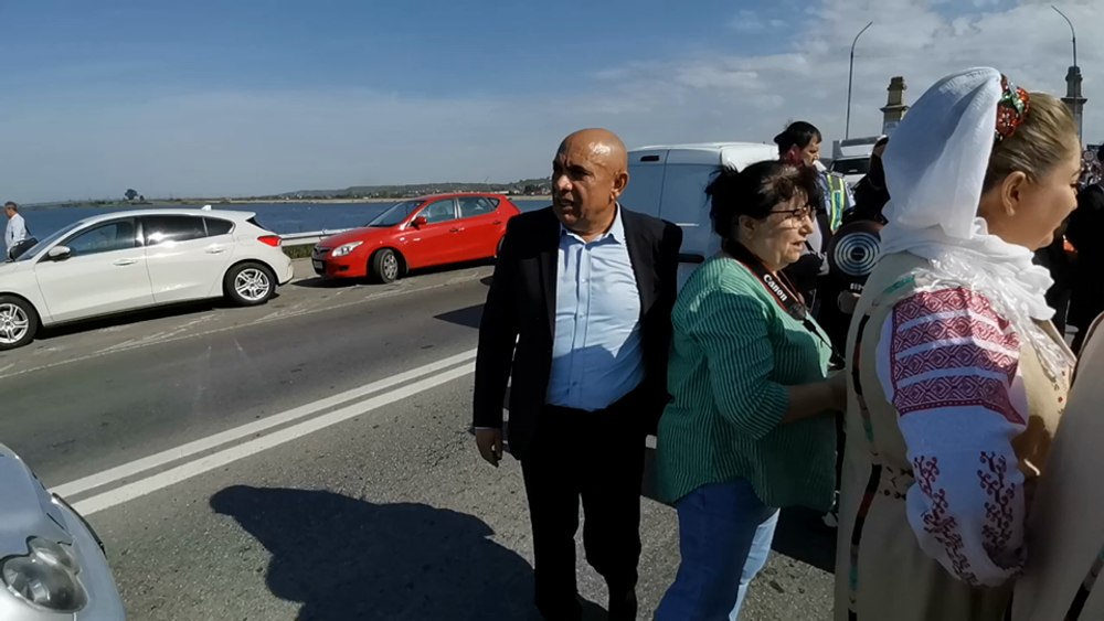 După ce recunoști un oltean. Prazul, zaibărul, papornița și pașaportul oltenesc - semne distinctive. „Sunt oltenii și e restul lumii“ VIDEO
