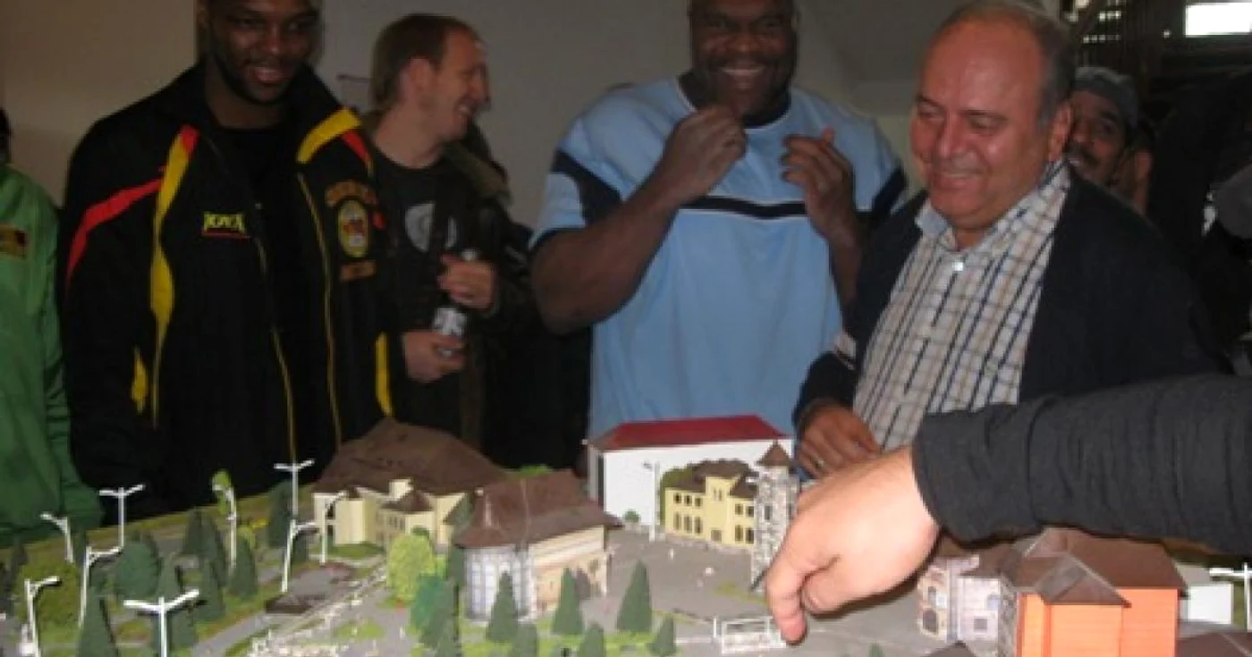 „Bestia” Bob Sapp îl știe pe primarul Ștefan după poreclă