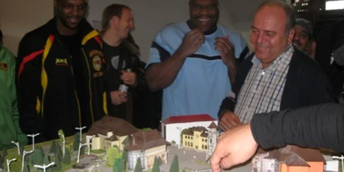 „Bestia” Bob Sapp îl știe pe primarul Ștefan după poreclă