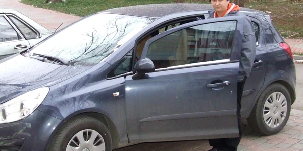 Roxana Tofan a fost nevoită să-şi repare maşina pe banii săi