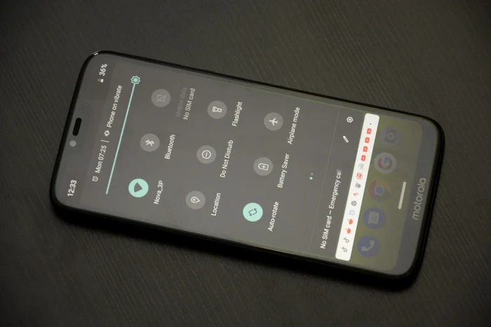 Motorola G7 Power FOTO Adrian Pogîngeanu