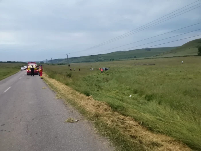 Accident mortal pe un drum din Sibiu la Blăjel o maşină cu cinci tineri s-a răsturnat iar unul a murit Foto Adevărul