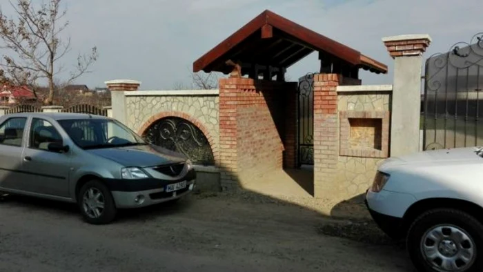 Procurorii au descins au percheziţionat casa familiei Ţurcanu FOTO botosaneanul.ro