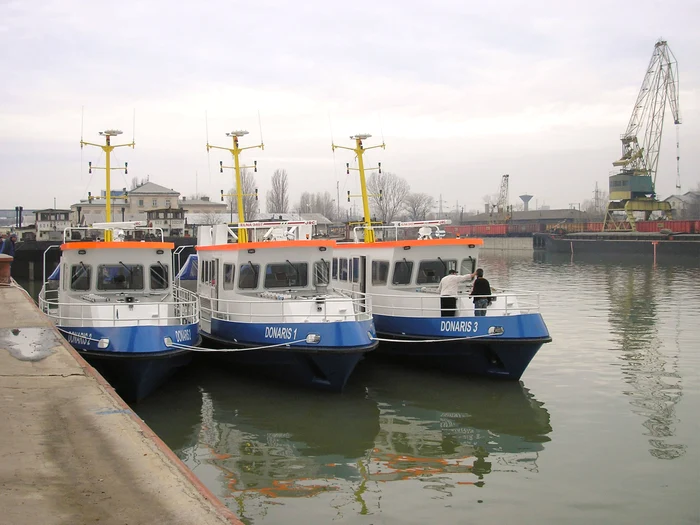 Navele de cercetări subacvatice ale României