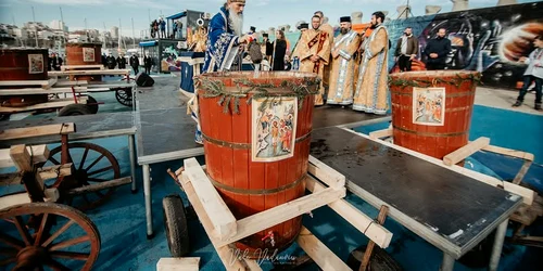 IPS Teodosie sfintire agheasma, foto Facebook Arhiepiscopia Tomisului jpg