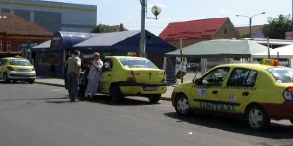 Bistriţa:Canicula şi concediile au alungat clienţii taxi-urilor